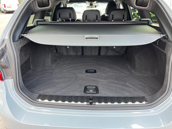 BMW 3 Series Photo autoimg-25ed7242f97583b53556a608b834052f96711bb1.jpg