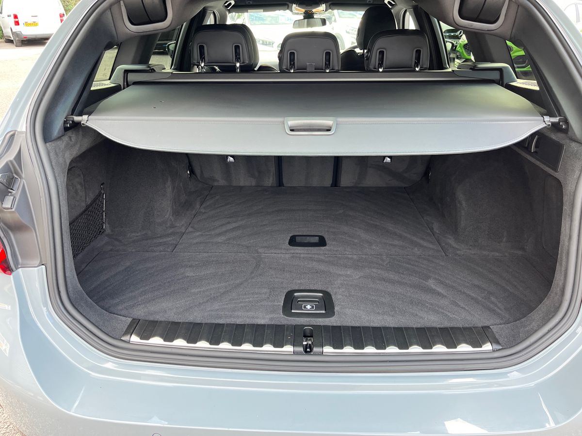 BMW 3 Series Photo 21