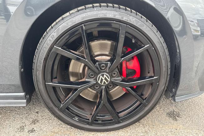 VOLKSWAGEN Golf Photo 34