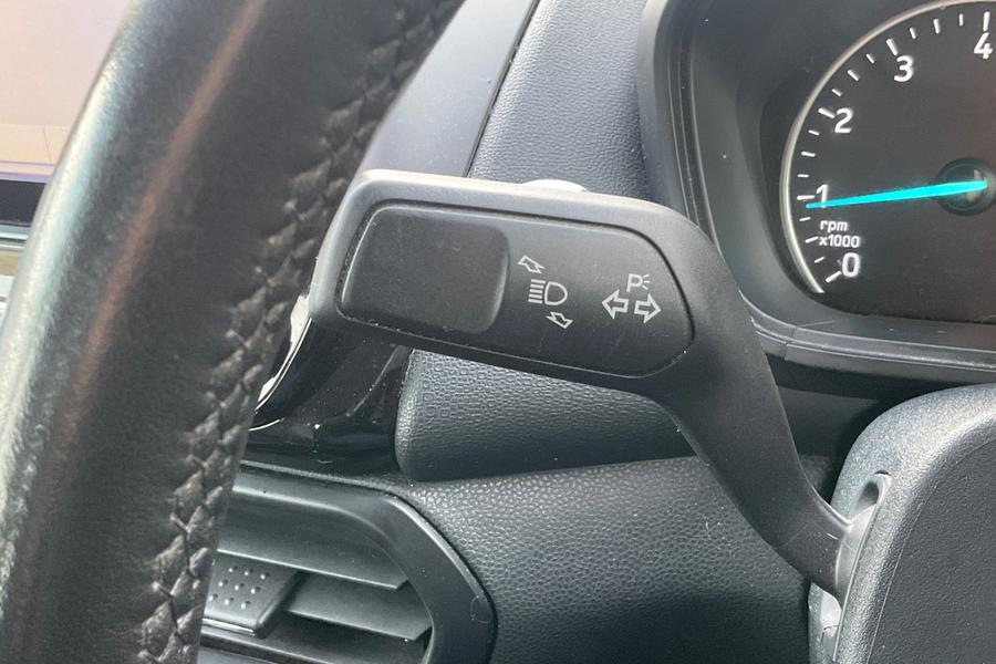 Ford ECOSPORT Photo autoimg-25f0759da0d94d6ecd261f56c7530f157a6eeceb.jpg