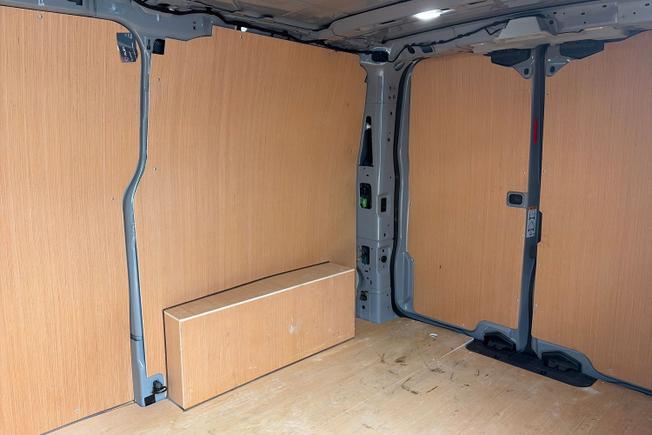 VOLKSWAGEN Transporter Photo 9
