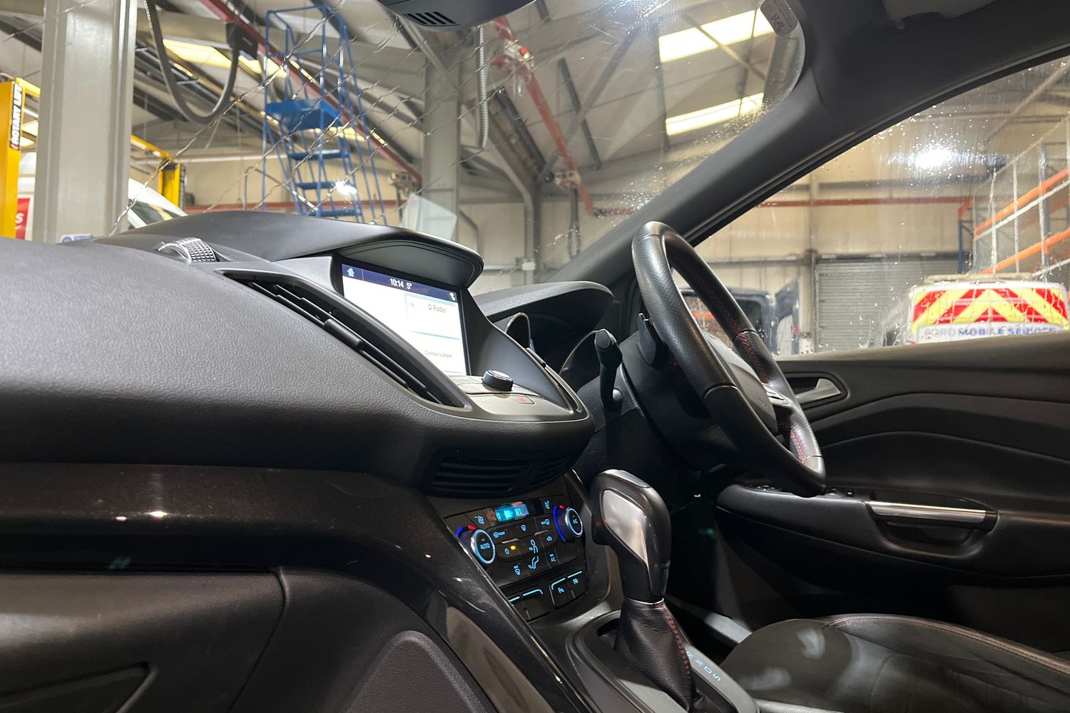 Ford KUGA Photo 17