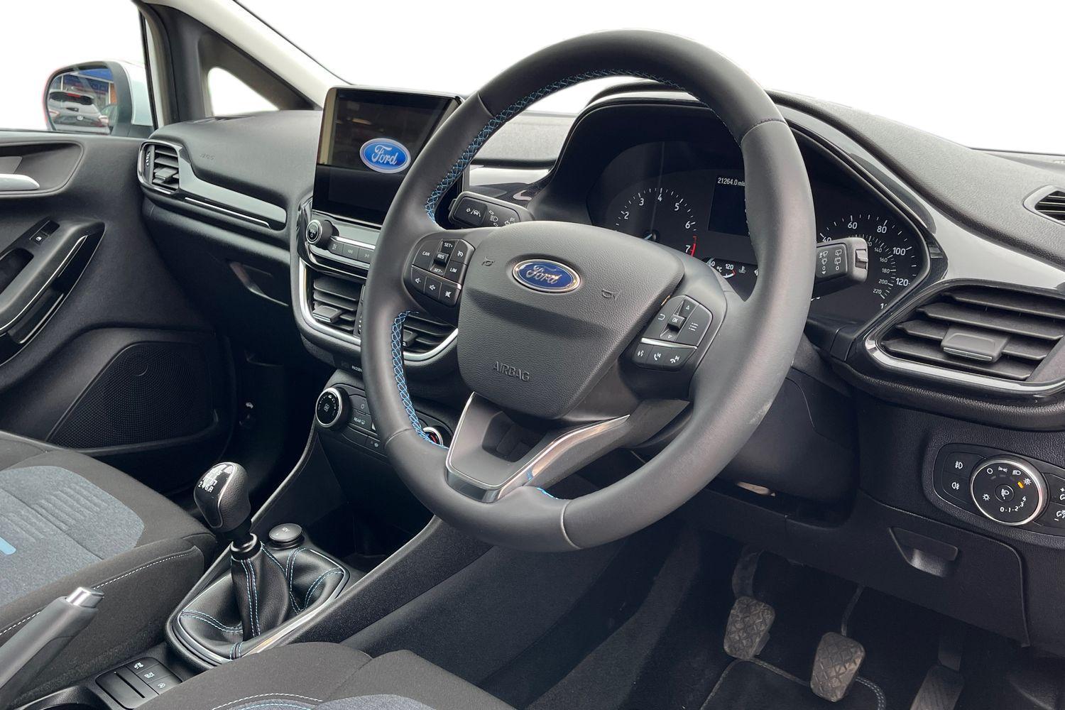 Ford FIESTA Photo 8