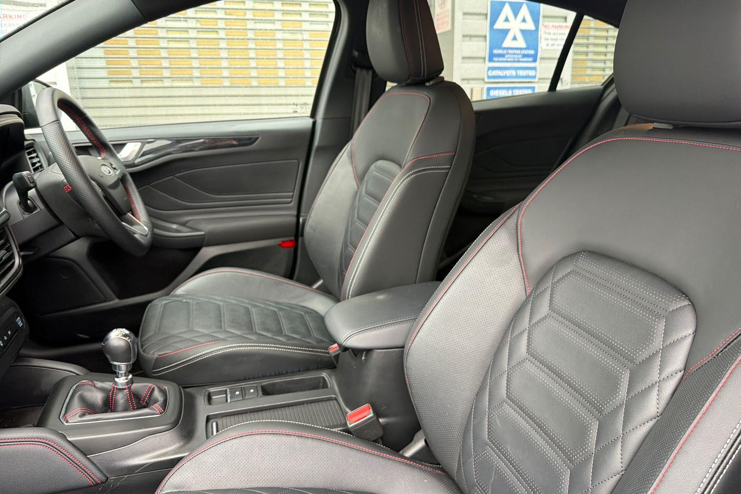 Ford FOCUS Photo 18