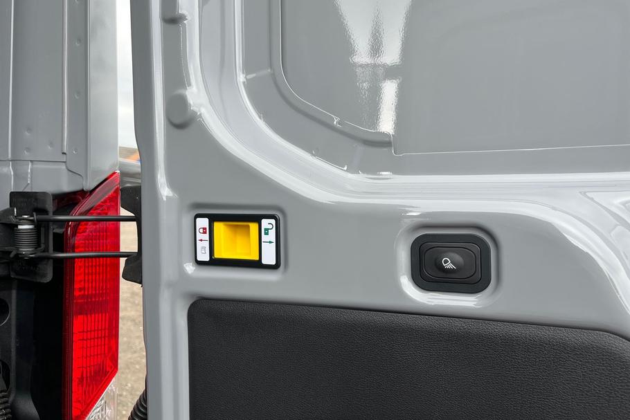 Used Ford E-TRANSIT YP75HFB 15