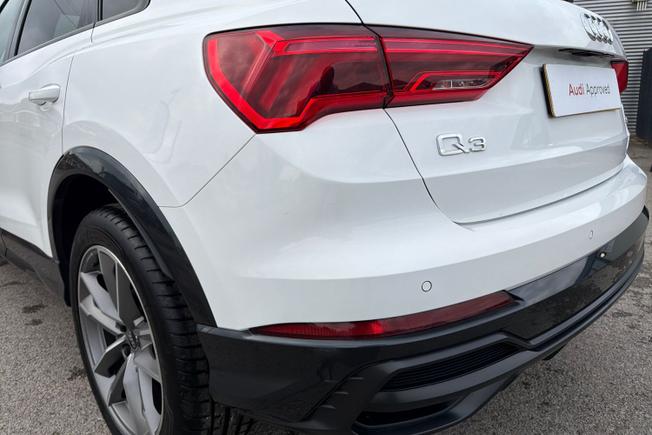 Audi Q3 Photo 32