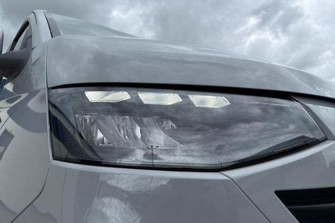 VOLKSWAGEN Transporter Photo 19