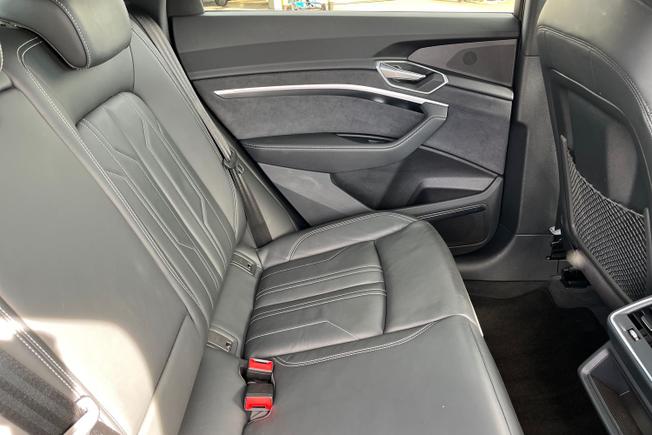 AUDI e-tron Photo 44