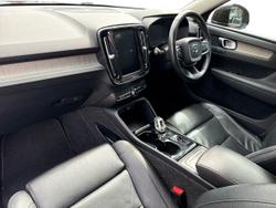 VOLVO Xc40 Photo 2
