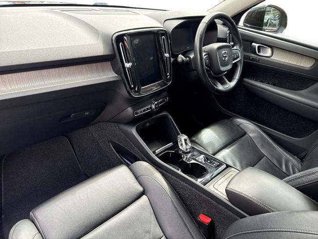VOLVO Xc40 Photo 2