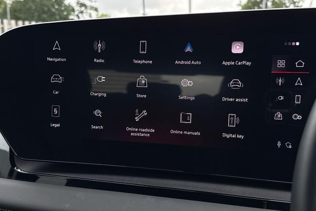 Audi Q6 e-tron Photo 24