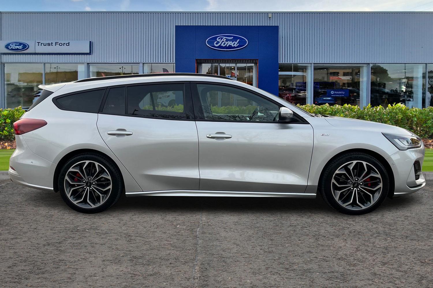 Ford Focus Photo 2