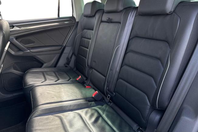 VOLKSWAGEN Tiguan Photo 9
