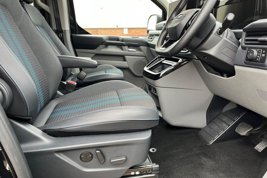 Used Ford TRANSIT CUSTOM LJ75HBO 22