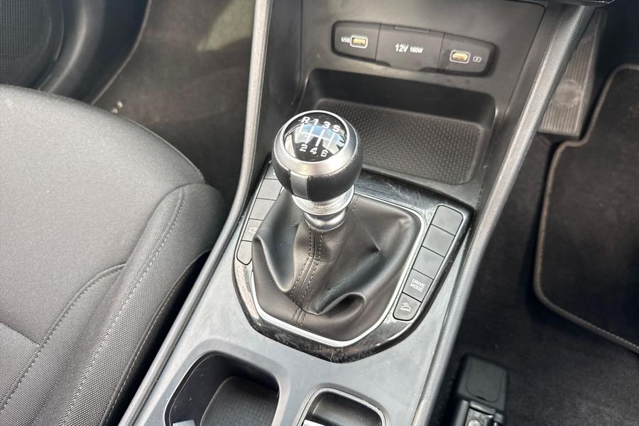 Hyundai TUCSON Photo autoimg-262a550df7b82bf5612927f23bccbfa7442ee135.jpg