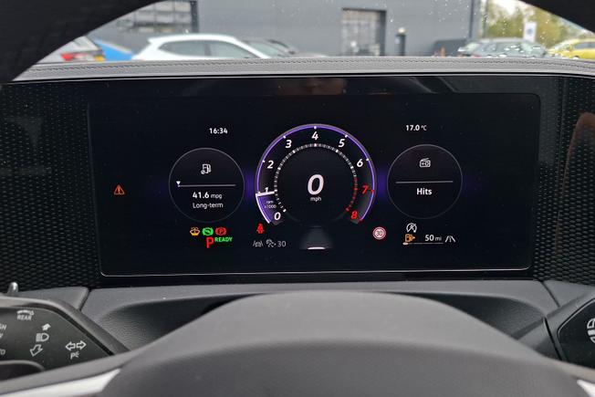 VOLKSWAGEN Tiguan Photo 15