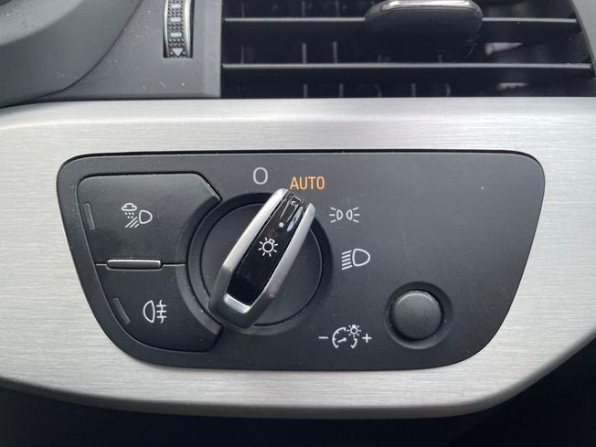 AUDI A4 Photo 22