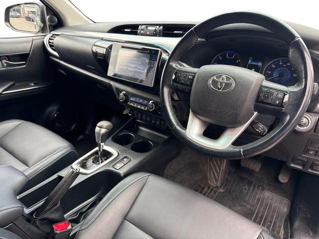 TOYOTA Hilux Photo 6