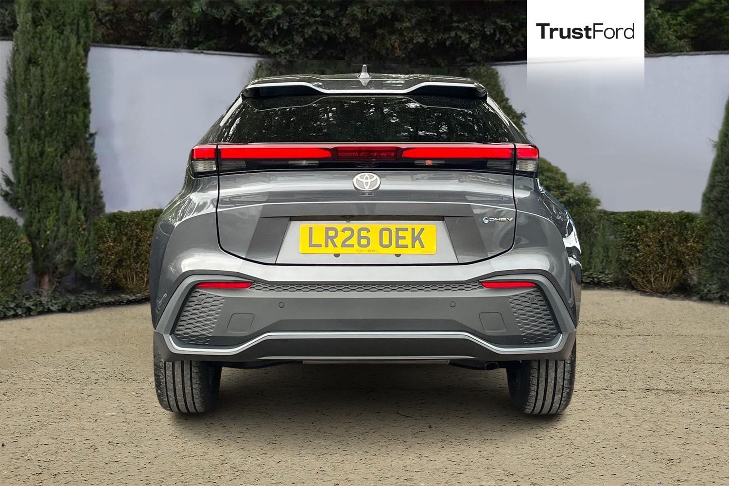 Toyota C-HR Photo 6
