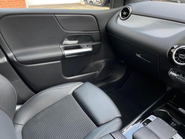 MERCEDES-BENZ B Class Photo 48
