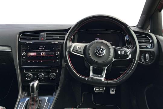 Volkswagen Golf Photo autoimg-26413e2257e08d752d344df2bd8b88cf86a57ab4.jpg