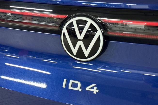 VOLKSWAGEN ID.4 Photo 37