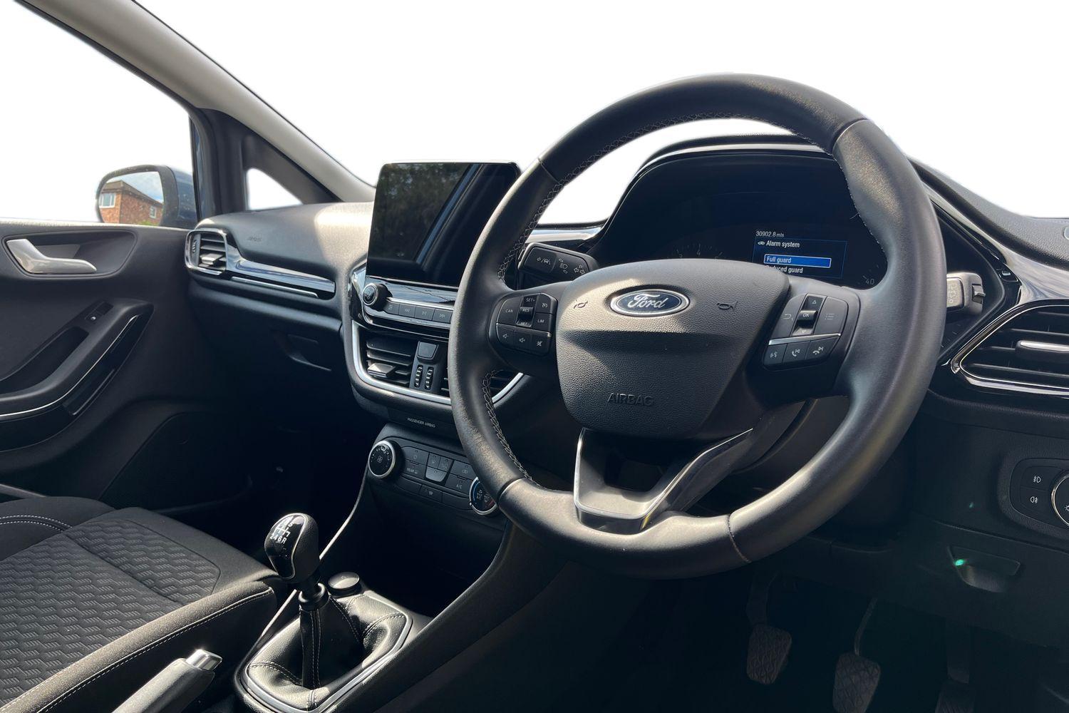 Ford FIESTA Photo 8