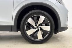 VOLKSWAGEN Tiguan Photo 5