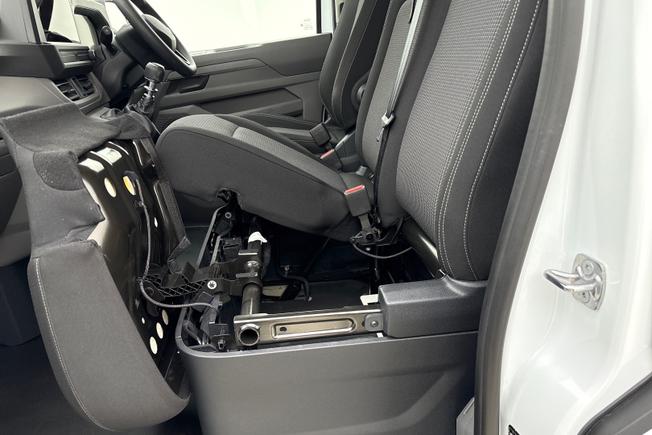 VOLKSWAGEN Transporter Photo 22