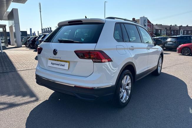 VOLKSWAGEN Tiguan Photo 24