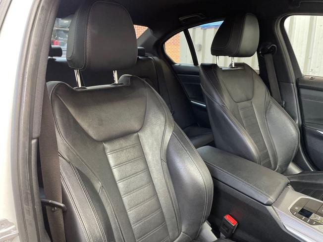BMW 3 Series Photo 27