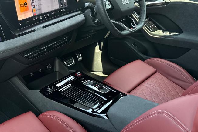 AUDI Sq6 E-Tron Photo 26