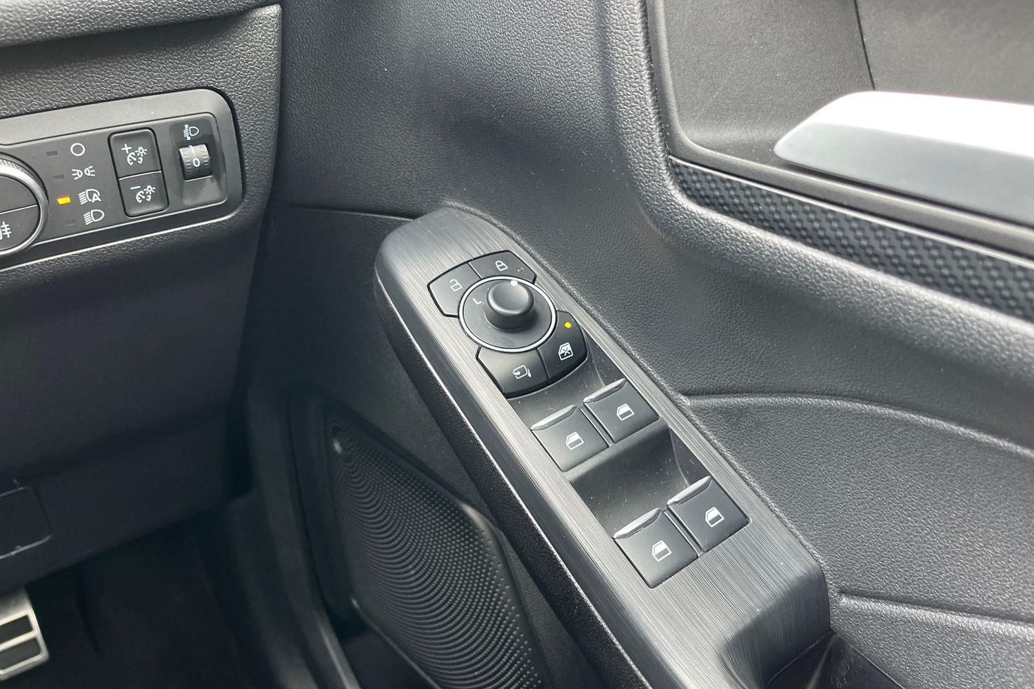 Ford KUGA Photo 15