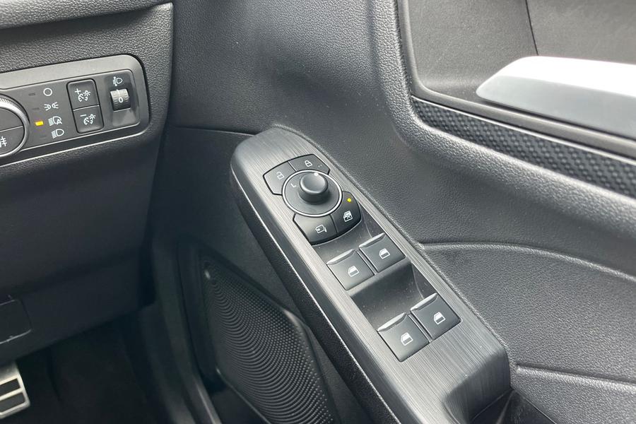 Ford KUGA Photo autoimg-265444cea637b1bce011dc96b64b158b06c0c84f.jpg