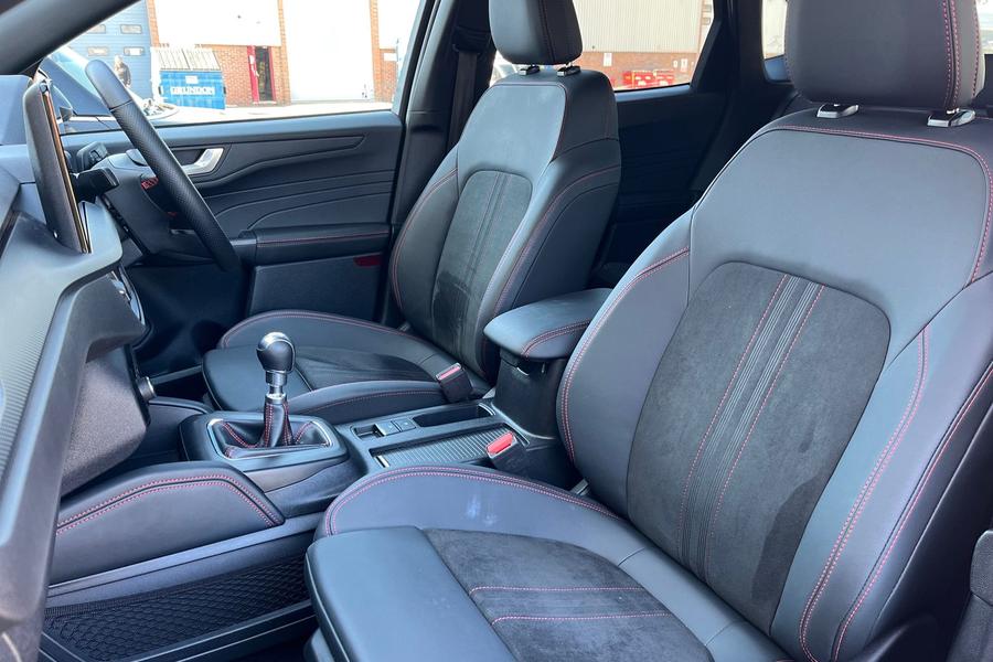 Ford Kuga Photo autoimg-265550f4539c49e86f7c8e8d134e8fd7379d4a54.jpg