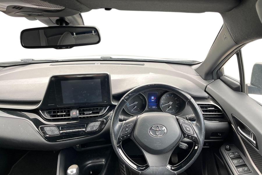 Toyota C-HR Photo autoimg-265a0b23c3c22c4fbe2ee84d6b82c4868ef783a3.jpg