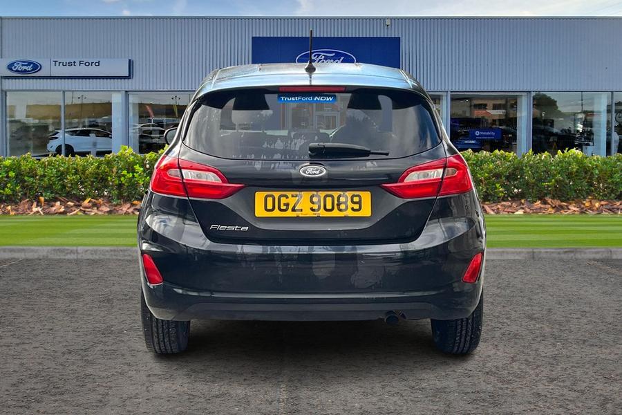 Ford FIESTA Photo autoimg-26645e96638df12c5e9b6bee90b18d14ef3a0cd5.jpg