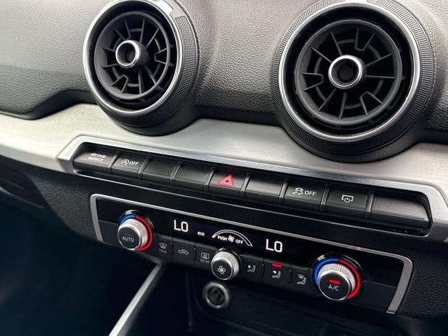 AUDI Sq2 Photo 34