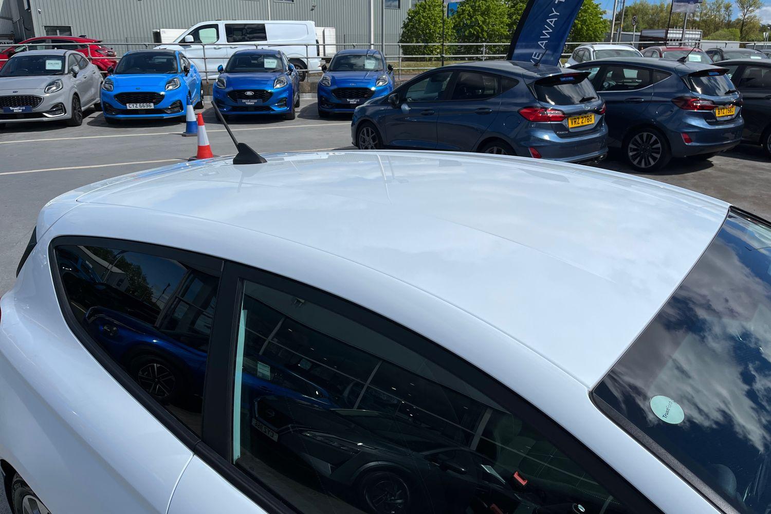 Ford FIESTA Photo 24
