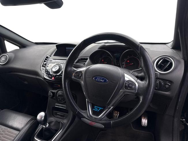 FORD Fiesta Photo 11