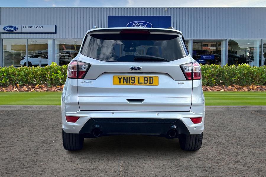 Ford Kuga Photo autoimg-266ae72c7cb1574e10dc07d7bbdbfeb378ac09eb.jpg