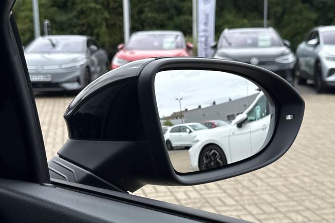 VOLKSWAGEN Golf Photo 44