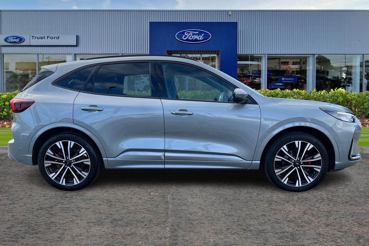Ford KUGA Photo 2