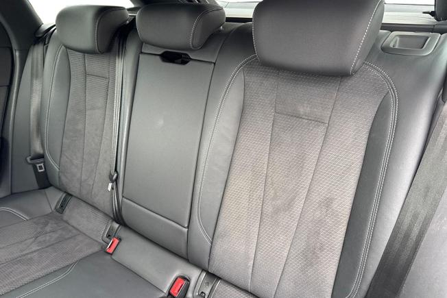 AUDI A4 Avant Photo 9
