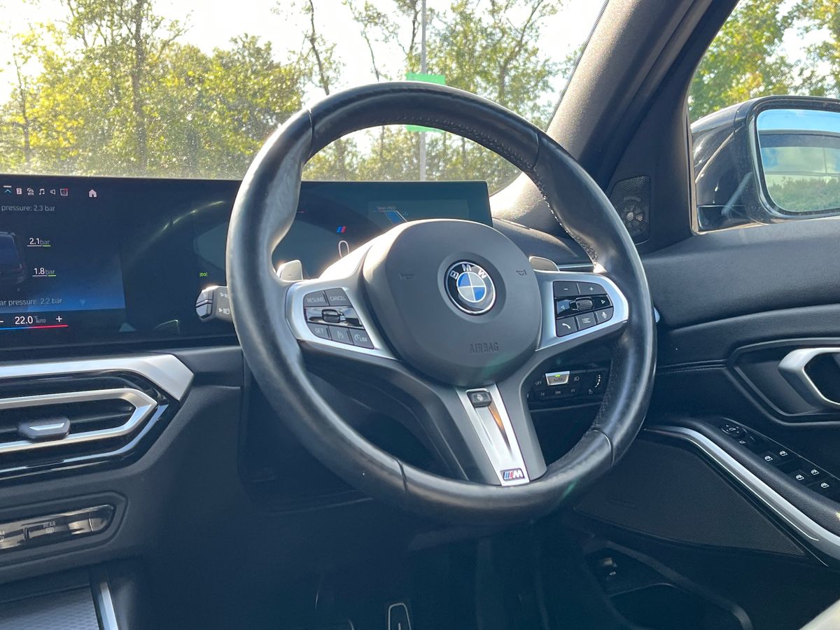 BMW 3 Series Photo 14