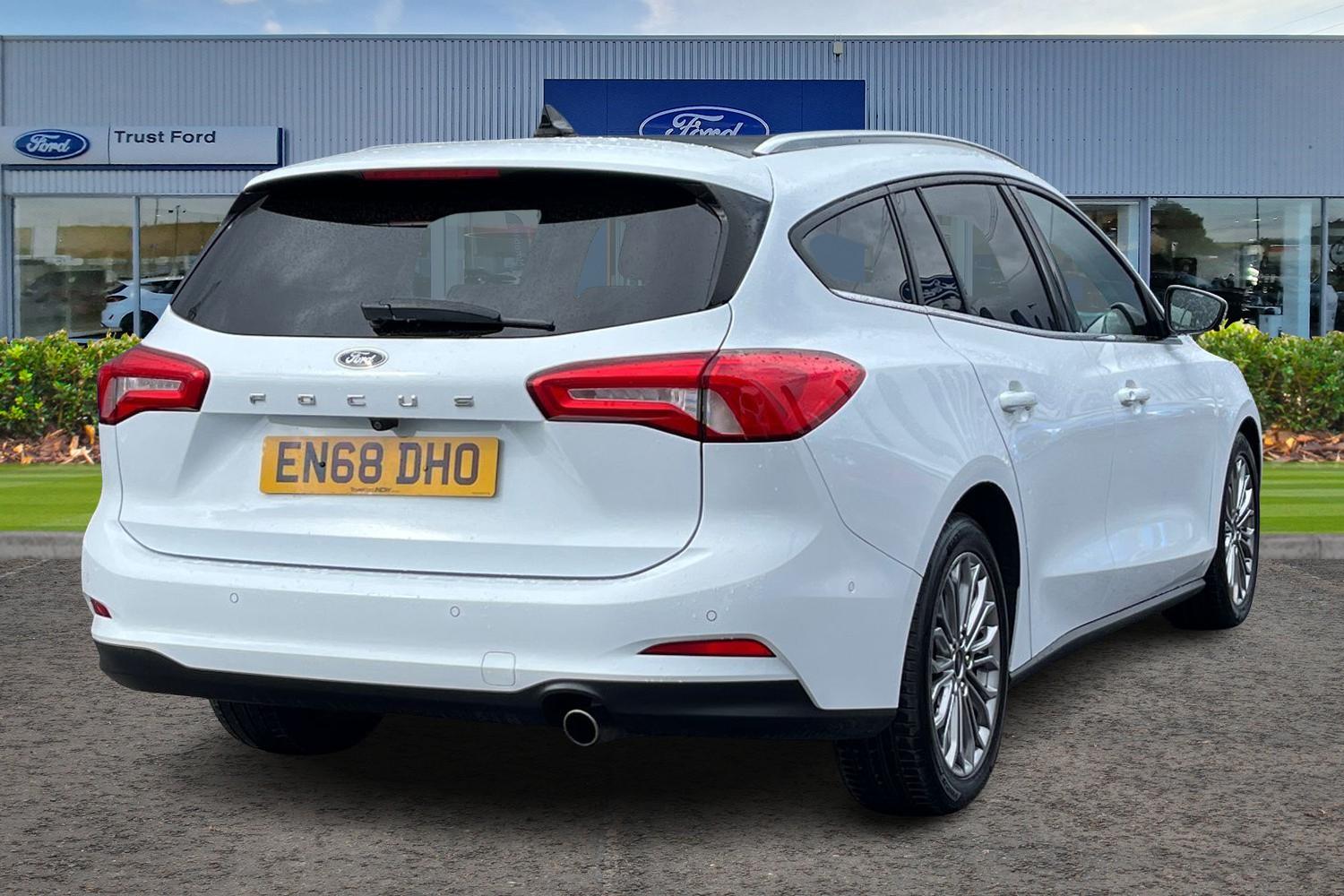 Ford Focus Photo 3