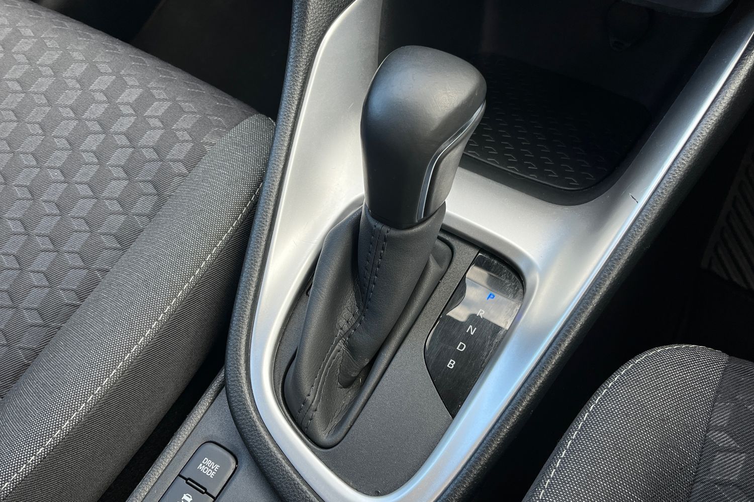 Toyota YARIS Photo 32