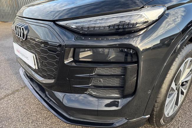 AUDI Q6 e-tron Photo 25