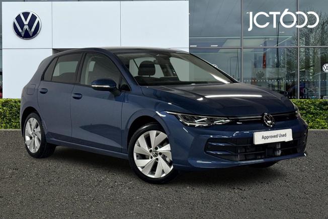 Volkswagen Golf Photo 1
