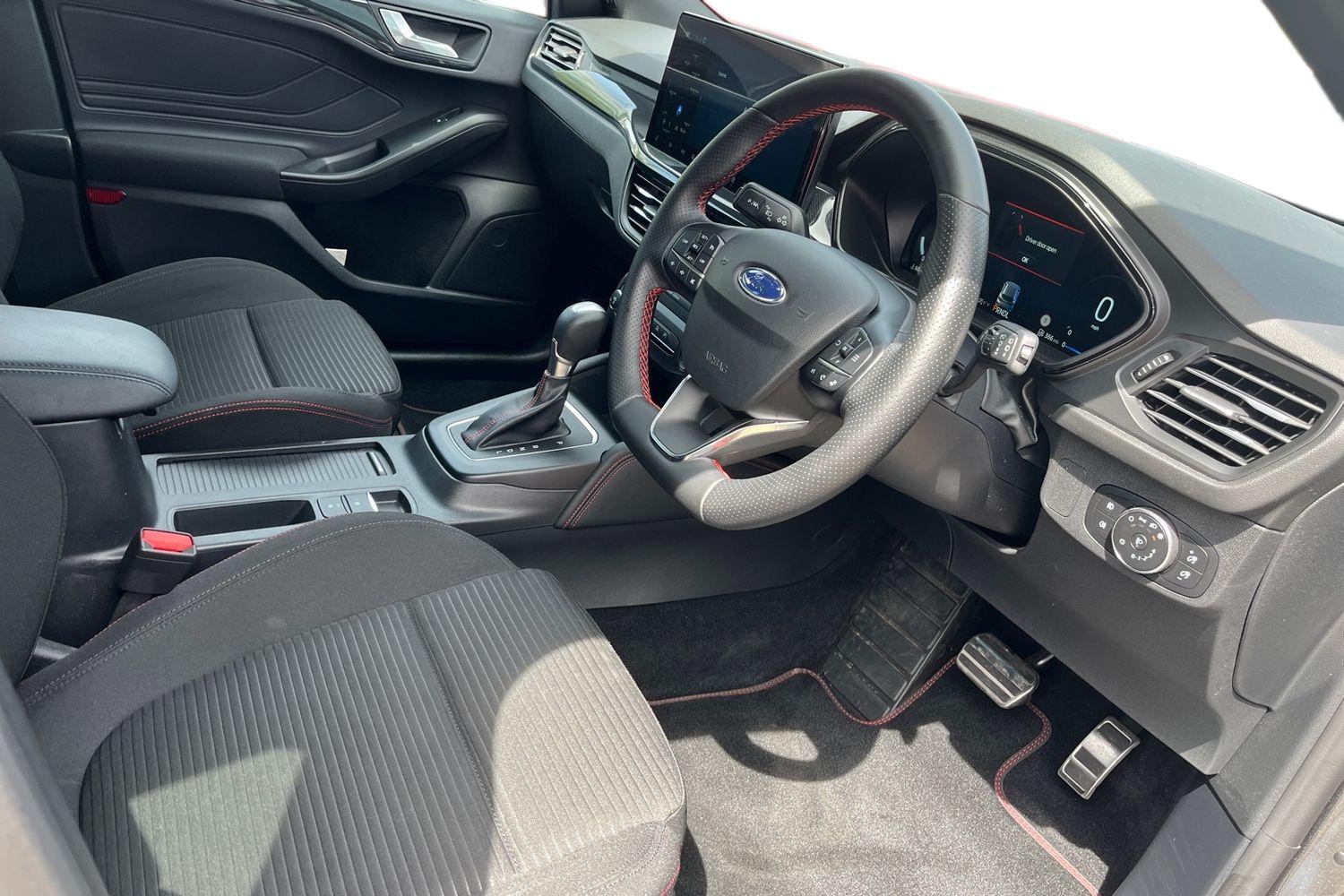 Ford Focus Photo 8